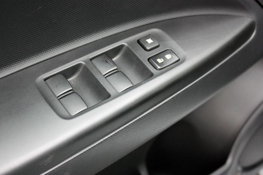  Mitsubishi Mirage 2014 года  (фото 31 из 39)